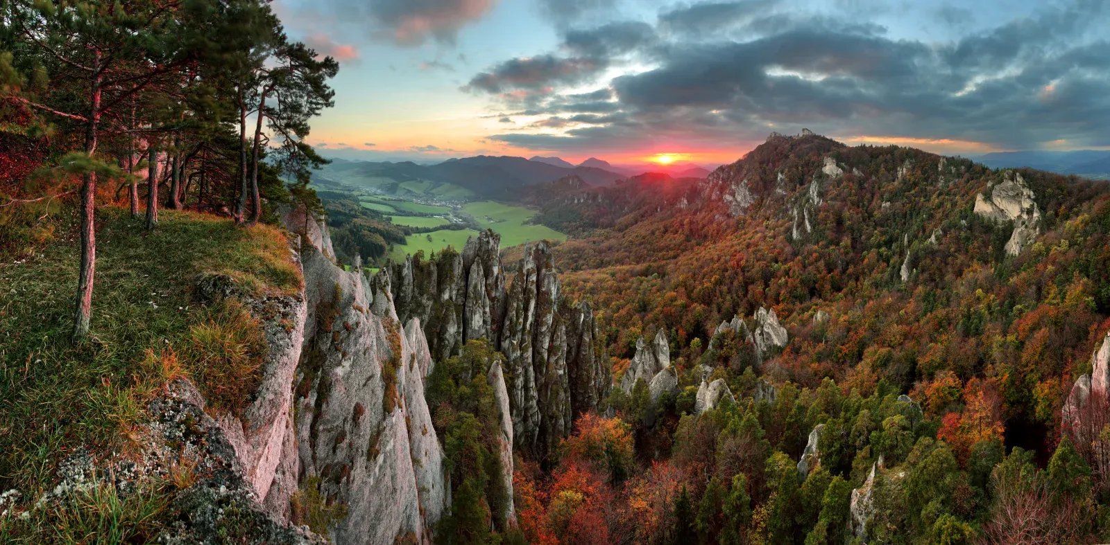 Szulyó vára és a Szulyóvári sziklák (Hrad Súľov), Szlovákia 2023