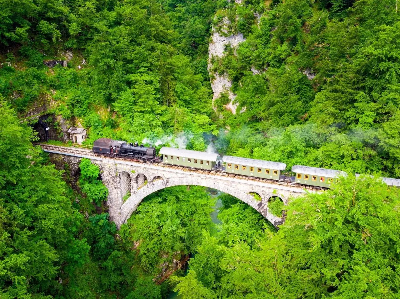 Bohinjer Nostalgiezug - Die schönste Eisenbahn Sloweniens