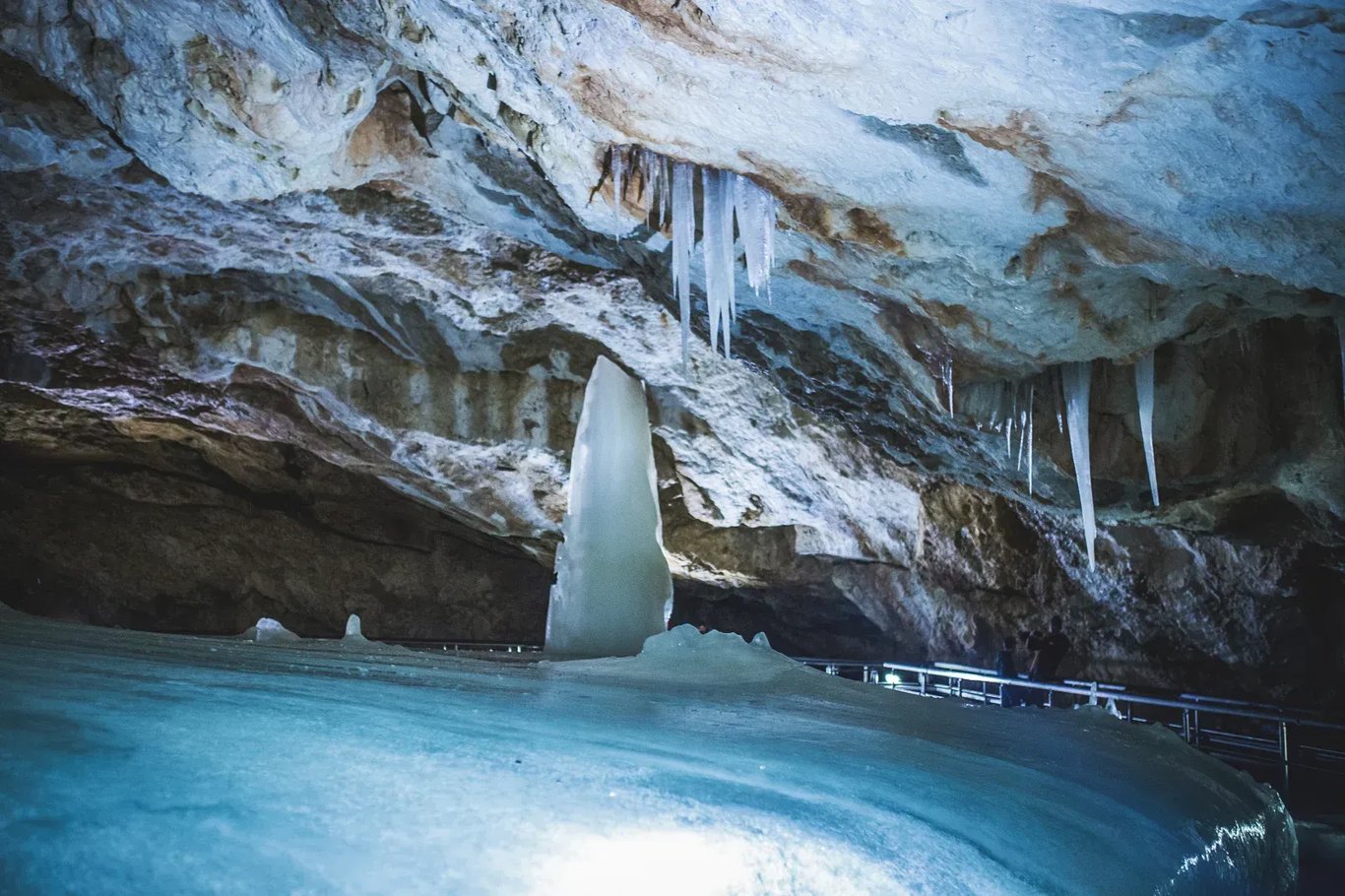 Dobsina Ice Cave Guide - Opening hours, parking, formation