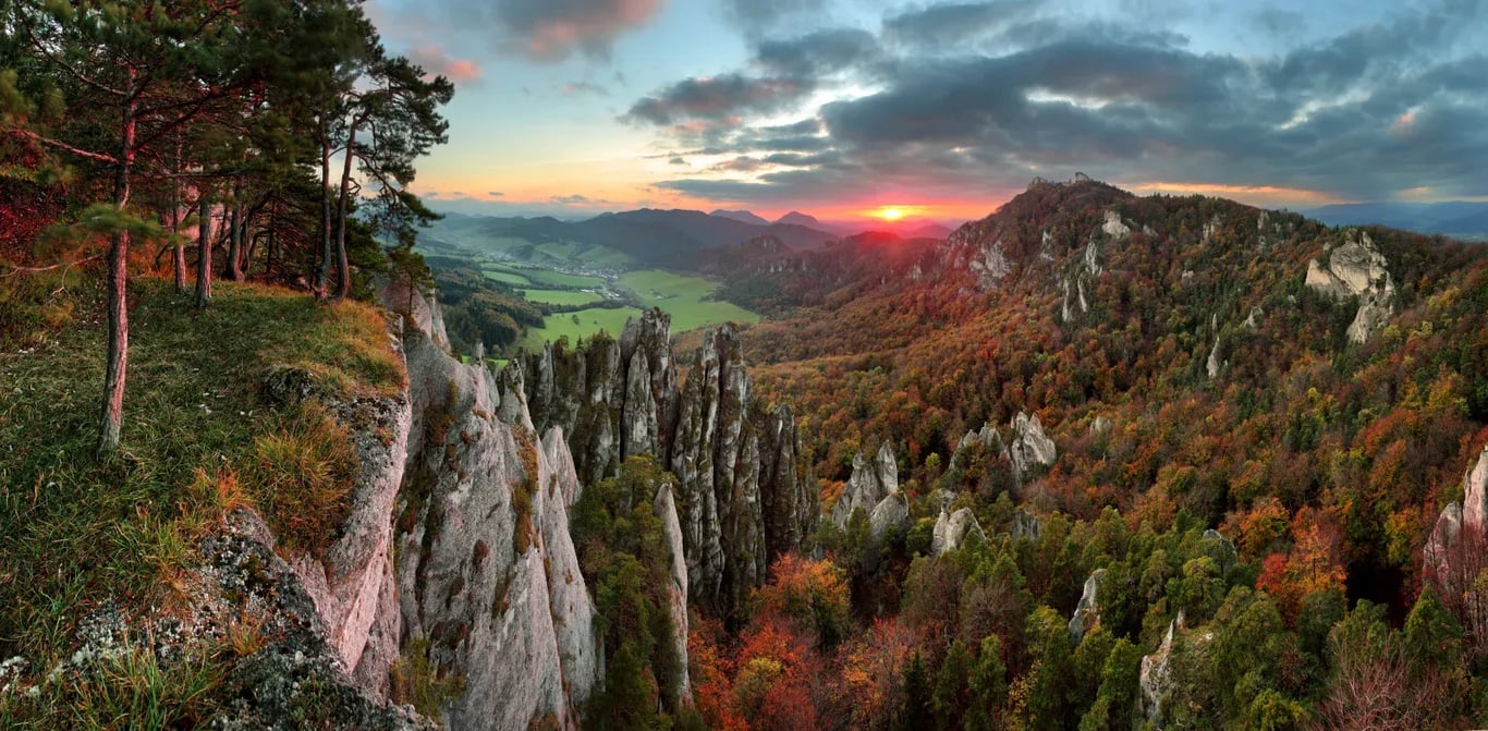 Szulyó vára és a Szulyóvári sziklák (Hrad Súľov), Szlovákia 2022